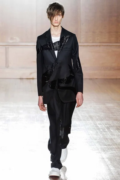 Look 27